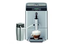 Компания JURA представляет новую маленькую кофемашину ENA Micro 90, оснащенную технологией One Touch Cappuccino (настройки кофемашины дают возможность полностью автоматически приготовить капучино, лате макиато, не переставляя чашку)